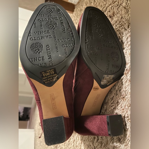 Beautiful Vince Camuto boots - Picture 2 of 5